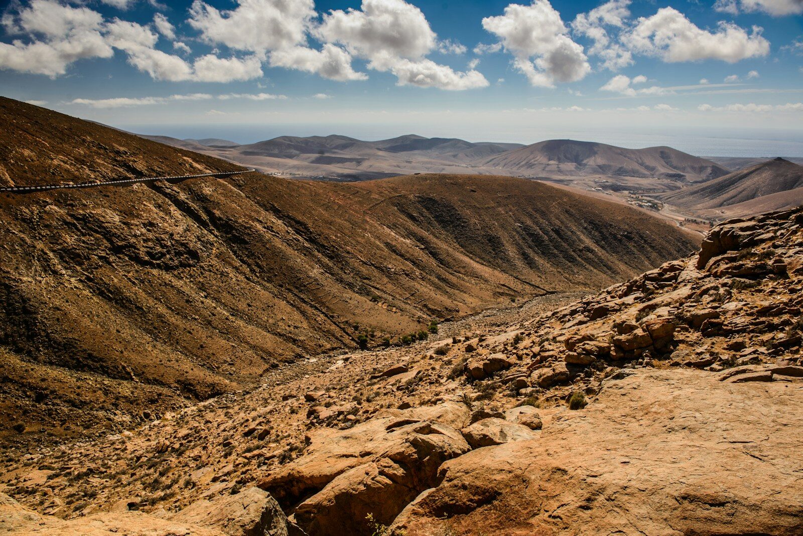 brown mountain scenery